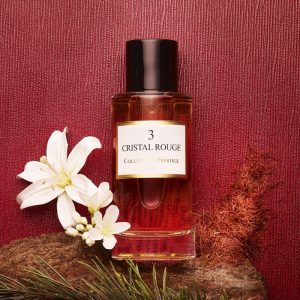 N°3 Cristal Rouge Collection Prestige Paris parfum fles met rode achtergrond en bloem – MSParfums